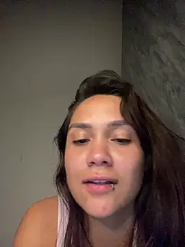 Snapshot of carolsapequinha chatting on 07-10-26, 04:23 carolsapequinha online show from 07-10-26, 04:23