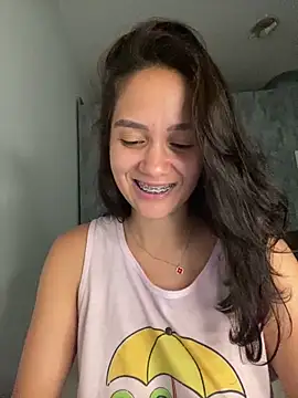 Snapshot of carolsapequinha chatting on 02-02-26, 11:48 carolsapequinha online show from 02-02-26, 11:48