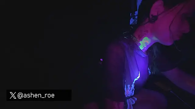 Snapshot of AshenRoe chatting on 03-01-26, 01:00 AshenRoe online show from 03-01-26, 01:00