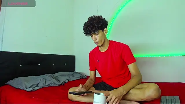 kaiborman00 online show from 04-16-26, 02:56