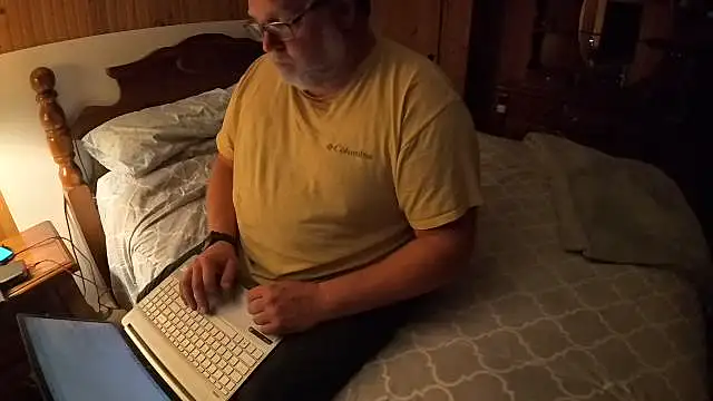 Snapshot of Joshc405 chatting on 06-16-26, 03:17 Joshc405 online show from 06-16-26, 03:17