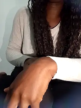 Snapshot of mirna96 chatting on 11-17-25, 07:29 mirna96 online show from 11-17-25, 07:29