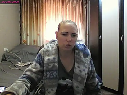 Snapshot of JenniDeep chatting on 05-19-26, 05:47 JenniDeep online show from 05-19-26, 05:47