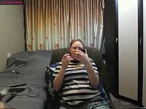 Snapshot of JenniDeep chatting on 04-20-26, 07:15 JenniDeep online show from 04-20-26, 07:15