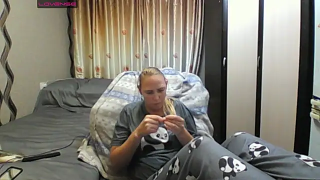 Snapshot of JenniDeep chatting on 06-21-26, 03:51 JenniDeep online show from 06-21-26, 03:51