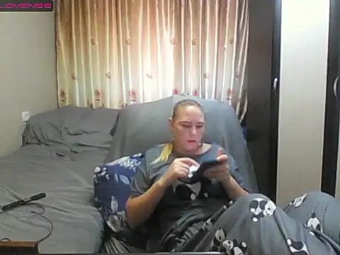 Snapshot of JenniDeep chatting on 07-23-26, 03:48 JenniDeep online show from 07-23-26, 03:48