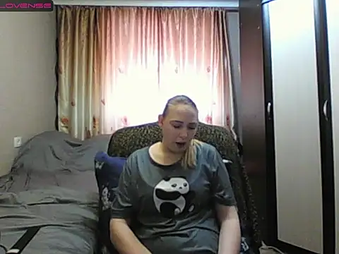 Snapshot of JenniDeep chatting on 02-07-26, 06:10 JenniDeep online show from 02-07-26, 06:10