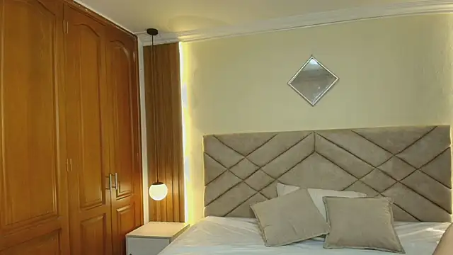 Laracooper  online show from 02-05-26, 08:04