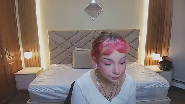 Laracooper  online show from 02-21-26, 07:38