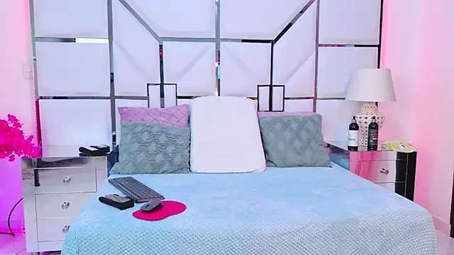 VeronicaSttar online show from 12-20-25, 11:46