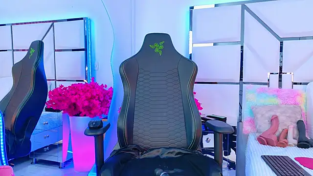 VeronicaSttar online show from 11-21-25, 11:42