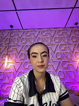 MelanyyJhonson15 online show from 07-04-26, 10:25
