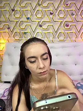 MelanyyJhonson15 online show from 05-20-26, 04:09