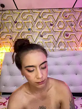 MelanyyJhonson15 online show from 04-05-26, 02:40