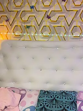 MelanyyJhonson15 online show from 05-10-26, 03:21