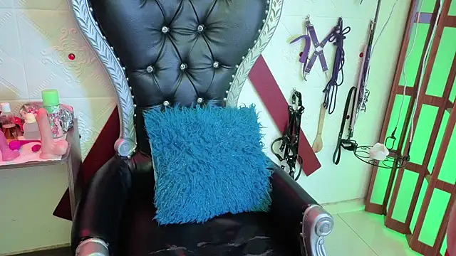 Danna-Rouse online show from 11-24-25, 07:36