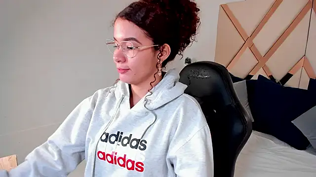 avrilwaynee online show from 12-20-25, 12:52