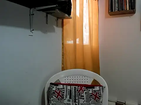 caroline 47 online show from 12-04-25, 12:37