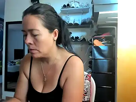 Snapshot of caroline_47 chatting on 05-03-26, 03:37 caroline 47 online show from 05-03-26, 03:37