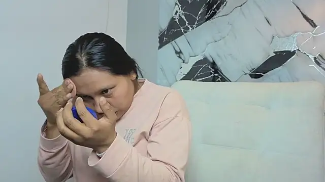 Hanna Goldenst online show from 11-21-25, 09:03