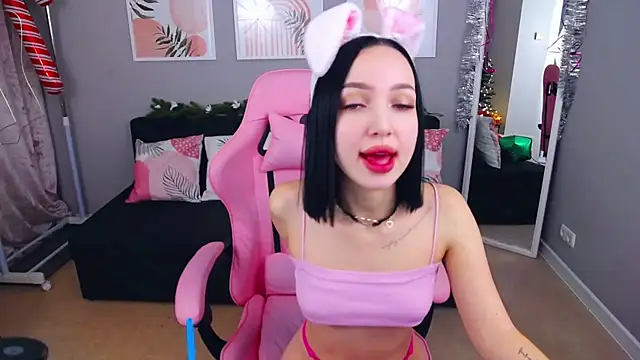 Snapshot of AlisenPlam chatting on 12-16-25, 07:45 AlisenPlam online show from 12-16-25, 07:45