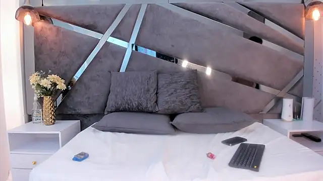 Sammy Gomez  online show from 12-15-25, 08:25