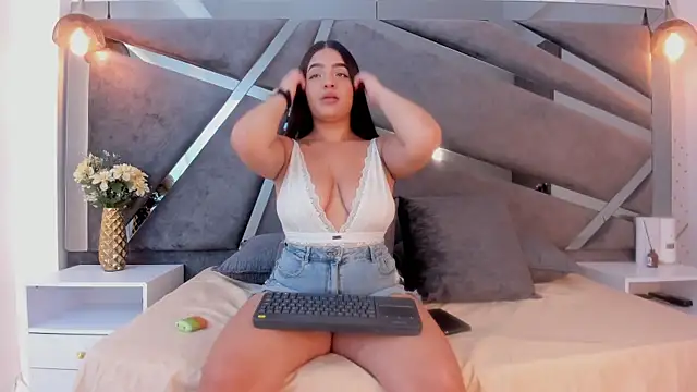 Sammy Gomez  online show from 11-20-25, 08:09