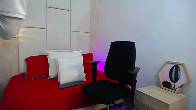 Agnes Monet online show from 11-18-25, 12:30