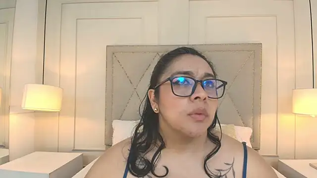Snapshot of ViickyLee chatting on 05-09-26, 02:20 ViickyLee online show from 05-09-26, 02:20