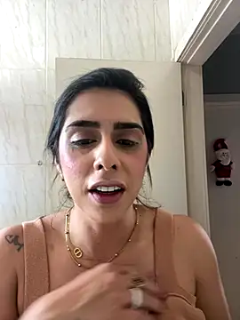 Snapshot of Monahliza chatting on 12-05-25, 12:26 Monahliza online show from 12-05-25, 12:26