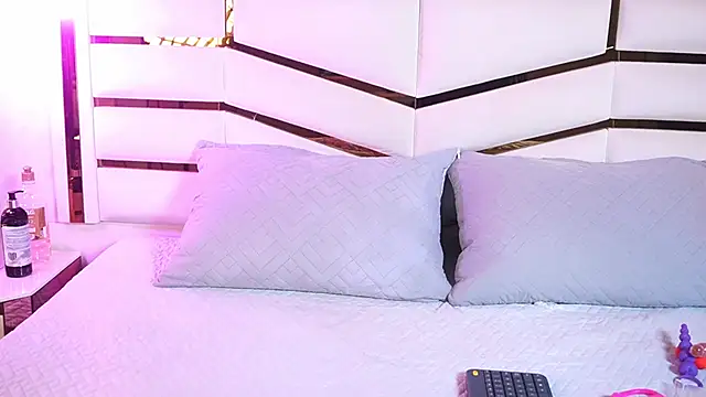 nix wolf online show from 02-14-26, 03:07