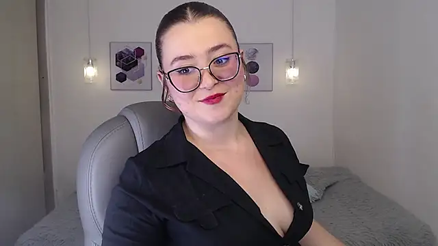 Snapshot of selene_rouse_ chatting on 05-13-26, 12:17 selene rouse online show from 05-13-26, 12:17