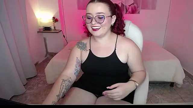 Snapshot of selene_rouse_ chatting on 01-10-26, 11:00 selene rouse online show from 01-10-26, 11:00