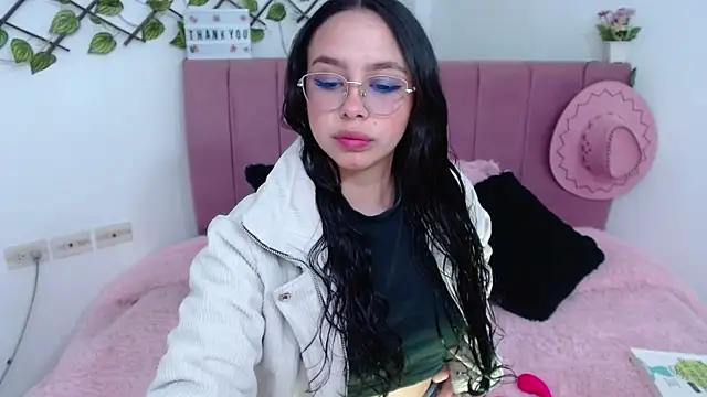 amaris ferrer online show from 01-07-26, 04:17