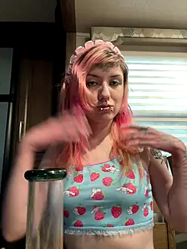 Snapshot of needlefaceUwU chatting on 11-13-25, 11:19 needlefaceUwU online show from 11-13-25, 11:19