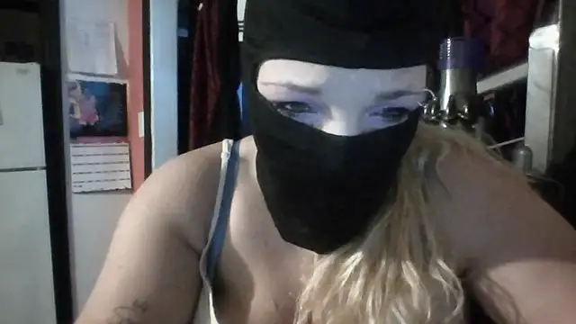 Snapshot of 1anOnlyHoTTLuLu chatting on 11-28-25, 05:51 1anOnlyHoTTLuLu online show from 11-28-25, 05:51