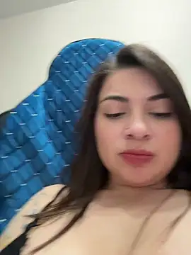 Snapshot of Lovynna chatting on 05-24-26, 06:52 Lovynna online show from 05-24-26, 06:52