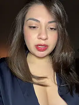 Snapshot of Lovynna chatting on 04-18-26, 05:15 Lovynna online show from 04-18-26, 05:15