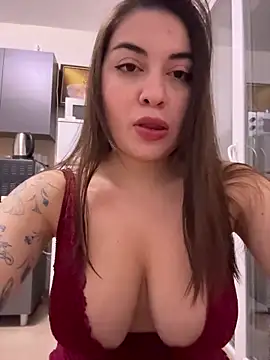 Lovynna online show from 12-18-25, 02:05