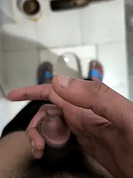 Ritik143jhil online show from 11-17-25, 01:09