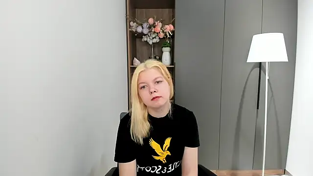 Snapshot of YenAlberda chatting on 11-16-25, 05:01 YenAlberda online show from 11-16-25, 05:01