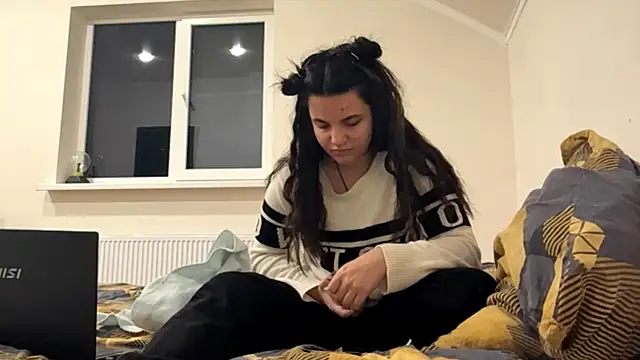 Snapshot of ArielleLeitao chatting on 11-14-25, 03:05 ArielleLeitao online show from 11-14-25, 03:05