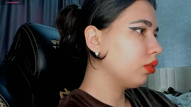 Snapshot of Diara_1an chatting on 05-22-26, 05:38 Diara 1an online show from 05-22-26, 05:38