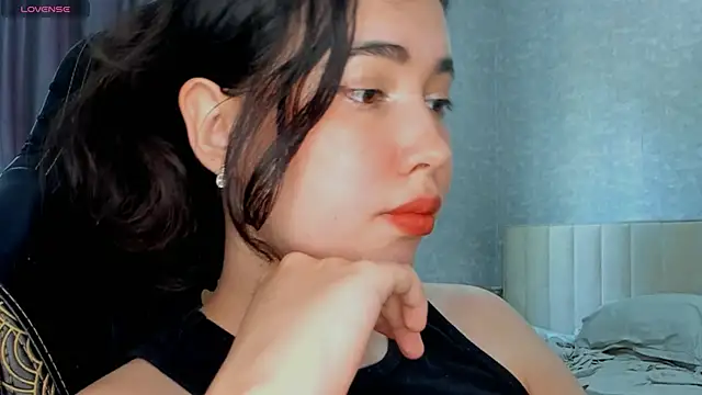 Snapshot of Diara_1an chatting on 05-28-26, 04:42 Diara 1an online show from 05-28-26, 04:42