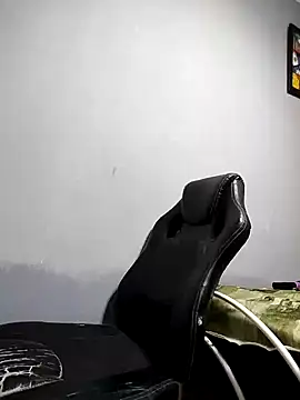 Snapshot of Jonny151987 chatting on 04-14-26, 06:29 Jonny151987 online show from 04-14-26, 06:29