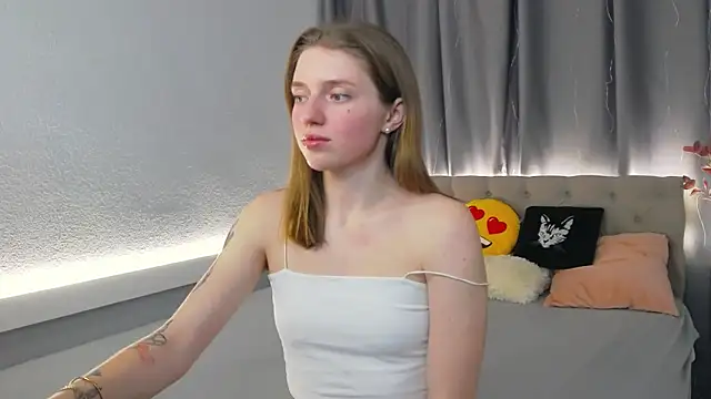 Snapshot of Tayllory chatting on 11-13-25, 03:49 Tayllory online show from 11-13-25, 03:49