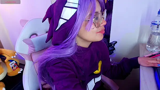 Snapshot of tsuky_nekoo chatting on 11-14-25, 06:39 tsuky nekoo online show from 11-14-25, 06:39