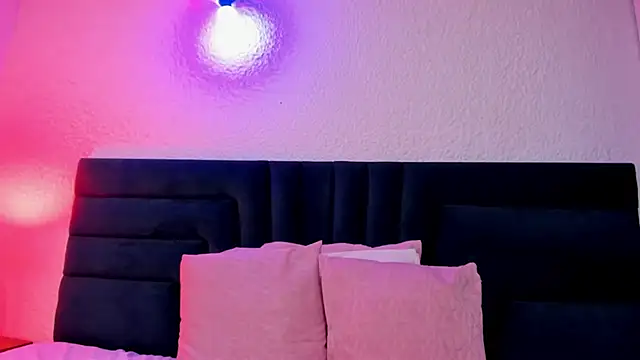 Snapshot of VictoriaRouge_ chatting on 04-28-26, 02:27 VictoriaRouge online show from 04-28-26, 02:27