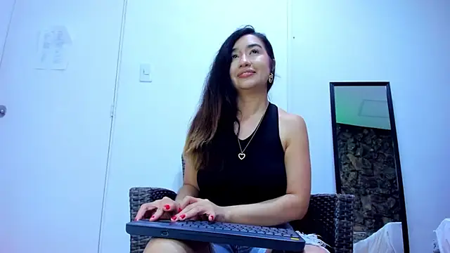 VictoriaRouge  online show from 04-01-26, 03:52