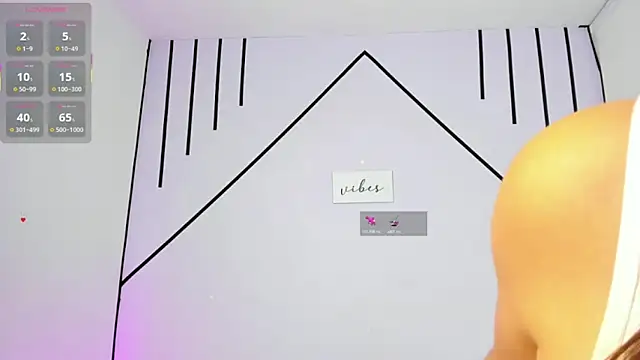 VictoriaRouge  online show from 12-04-25, 12:48